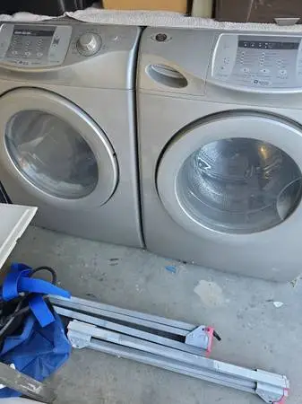USED- SILVER/Grey WASHER & DRYER