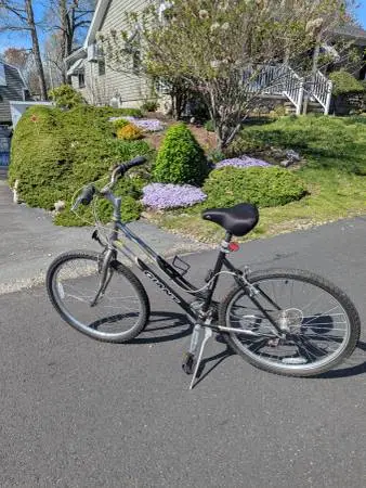Womans Giant Sedona Mountain Bike 19 Frame