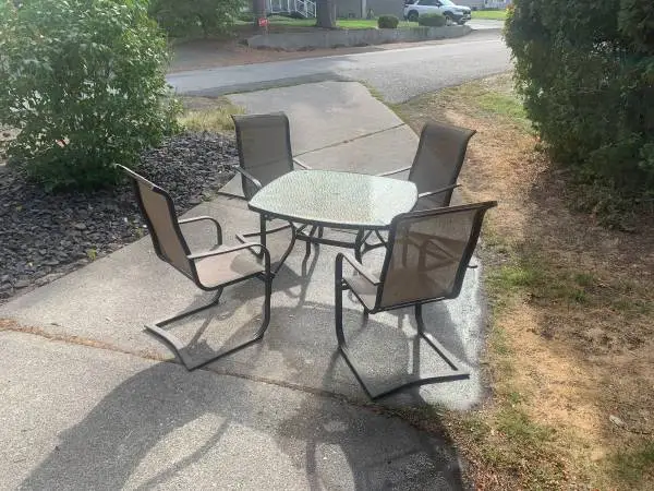 Outdoor patio table and chair set