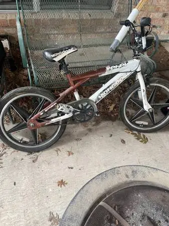 Mongoose diamondback