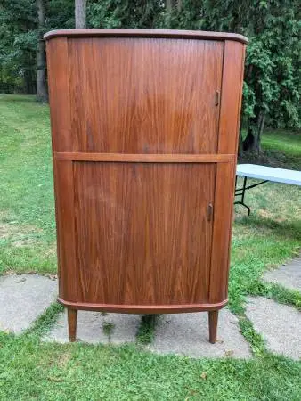 Arne Hovmand-Olsen for Skovby Møbelfabrik Denmark Teak corner cabinet