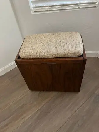 Denmarket Mid-Century Modern Storage Ottoman Vanity Cube Bench