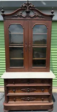 ⭐️⭐️⭐️* Exquisite Marble Top Hutch ***⭐️ Only $650