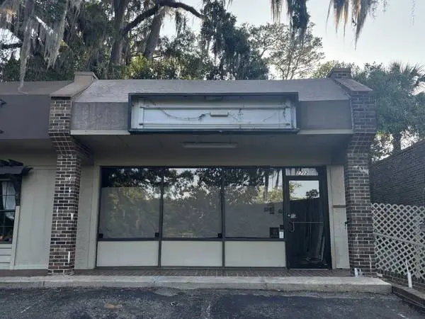 - Office/Retail Shop Prime location for Rent