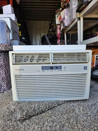 25 000 Btu Frigidaire Window Air Conditioner