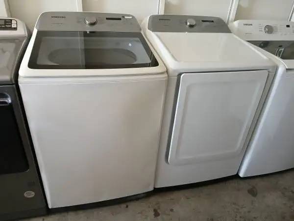 Jumbo washer and gas dryer
