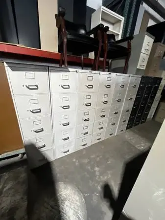 Filing  cabinet - Vertical Filing Cabinet with lockbar