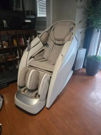 Osaki 4D DuoMax Massage Chair - Mint Condition / Retail $13k