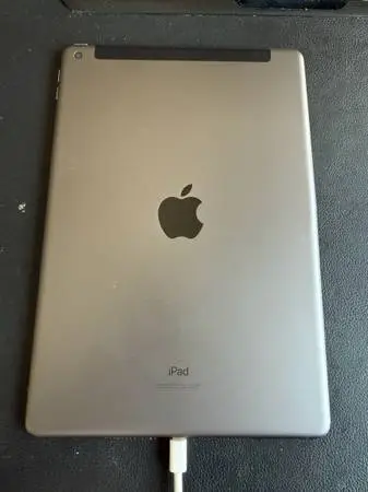 iPad 9th 64GB Cellular Unlocked + Stylus pencil