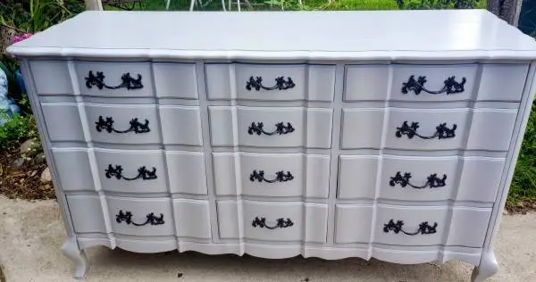 LOWBOY PERMACRAFT 12-DRAWER DRESSER