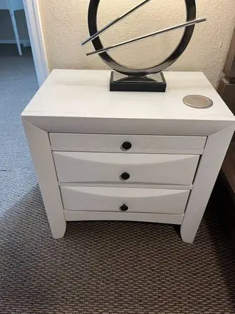 White nitestand