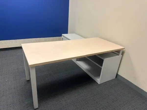 5 1/2 Modern L Shape Desk by Steelcase Office Furniture in Maple & Wh