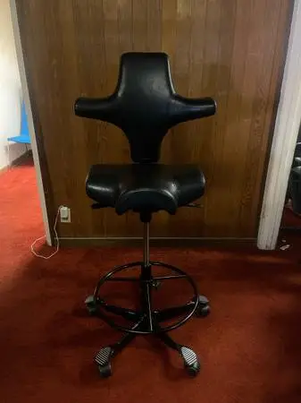 HÅG Capisco Ergonomic Stool – Black Leather