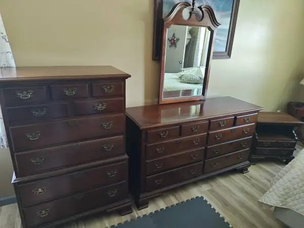 Cherry Pennsylvania House Bedroom set