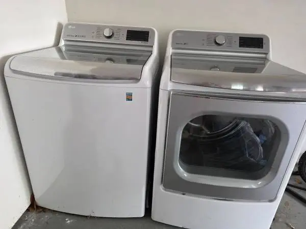 LG Top-Load Washer & Electric Dryer Set - Gently Used!