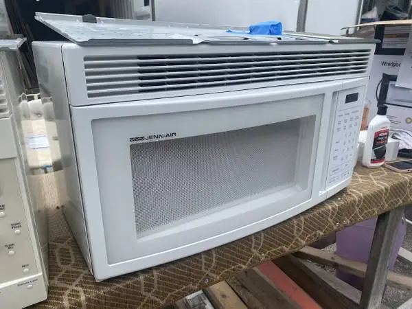 White Jenn Air Microwave Oven Over the Range Model #JMV8000BAW Used