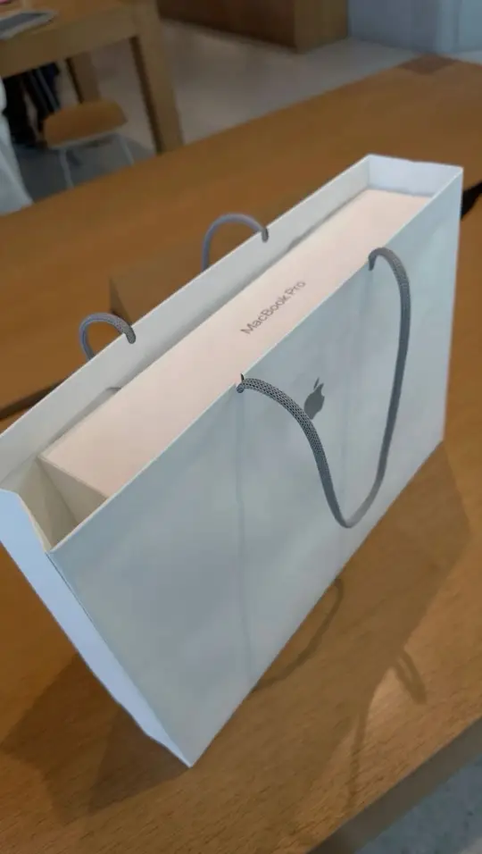 Apple MacBook Pro (M5, 2026)