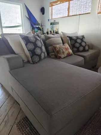 Comfy Gray Sectional Couch with Chaise Lounge – Awesome Couch = 96 Wide $400