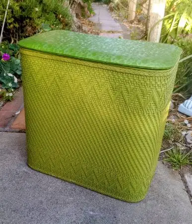 VINTAGE HAMPER