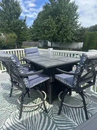 Outdoor Table and 4 Chairs