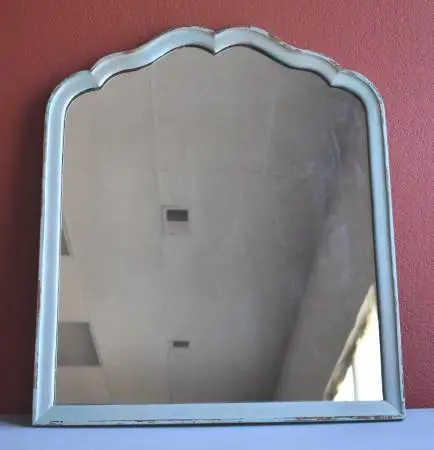 Vintage Scallop-edge Curved Distressed Hardwood Mirror