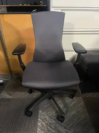 🪑✨ Herman Miller Embody Chair – Gray ✨