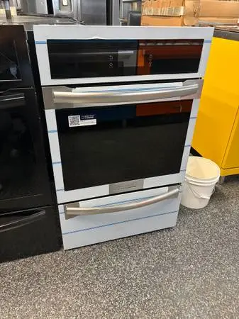 NEW OPEN BOX GAS WALL OVEN 24 INCH