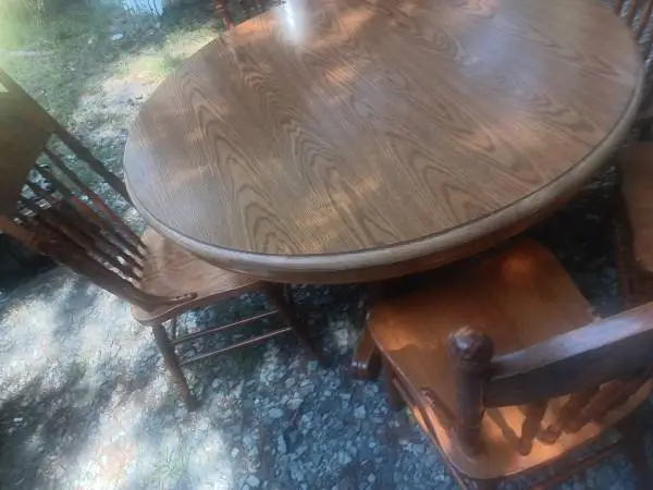 Oak table with 5 chairs