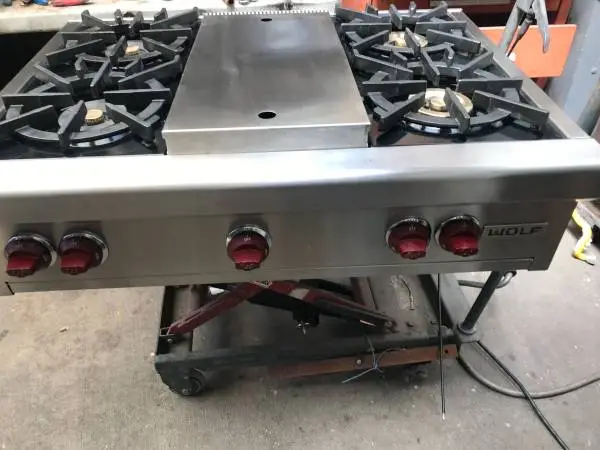 36 Wolf Stainless Rangetop, 4 + grill