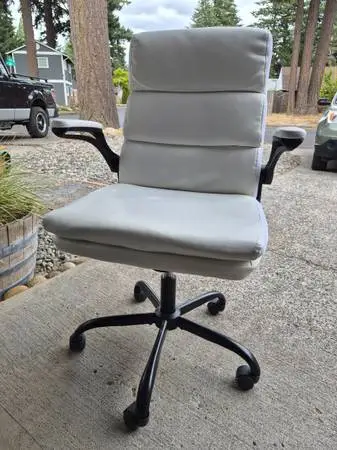 👍Modern WHITE Padded Adjustable DESK CHAIR-Excellent Condition!