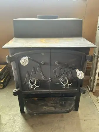 Vintage Fisher Grandma Bear III Wood Stove - UL Listed with Original S