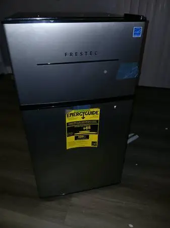 Minirrefrigerador Frestec nuevo / New Frestec Mini Fridge