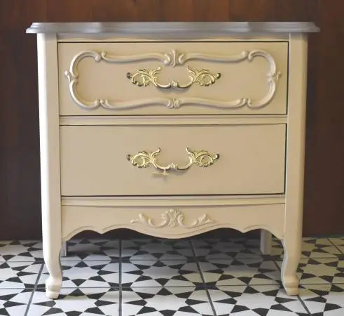 Small European Style Dresser of Drawers Hardwood