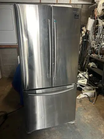 4 year old 33”Samsung cools great free delivery installation