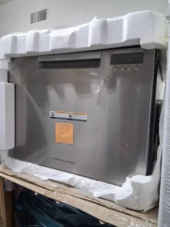 Brand new Fisher & paykel  dish washer  24w