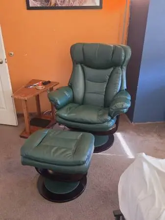 Swivel Recliner and ottoman