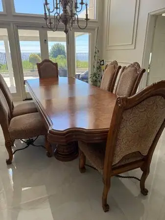Wood Dinning Table