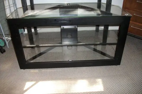 42 TV Stand Television. 3 Glass Shelves. SOLID!!!, Great Shape