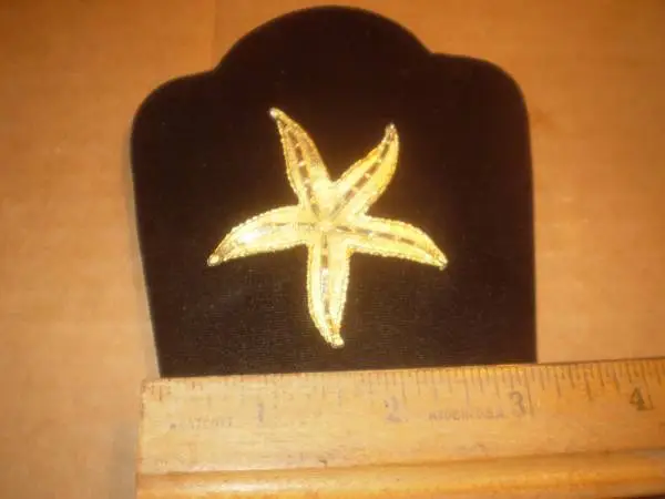 vintage star fish pin 70s matte gold tone