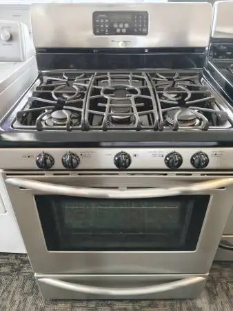 Stainless Steel Gas Oven Range Frigidaire in Great Working Order Clean