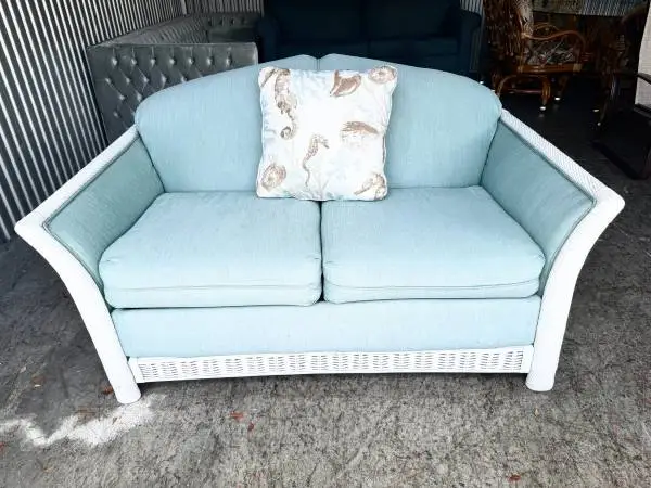 High End Robb & Stucky Coastal Twin Sleeper Loveseat(Mattress Never Used)