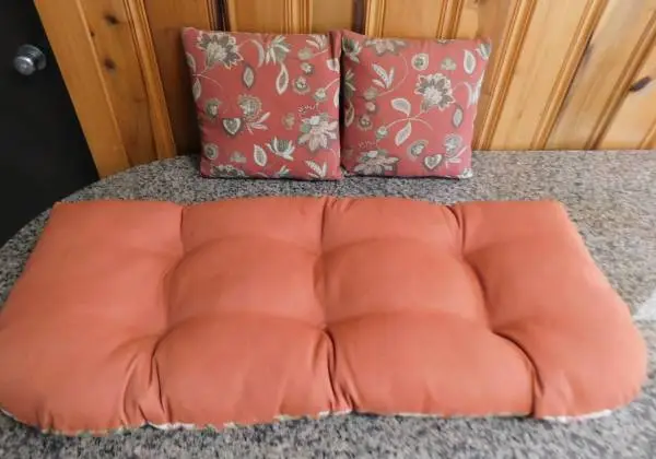 THROW PILLOWS