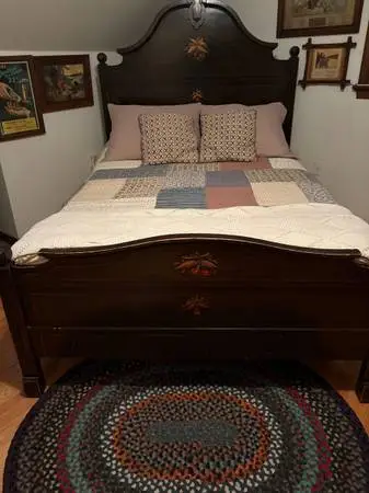 1800’s Cottage Style Bedroom Suite complete Full Bed