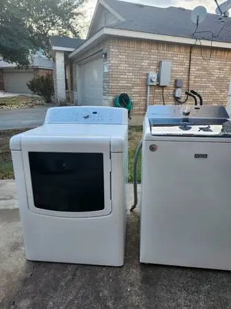 MAYTAG WASHER AND KENMORE ELECTRIC DRYER COMBO