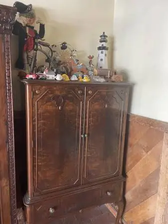 Armoire book cabinet