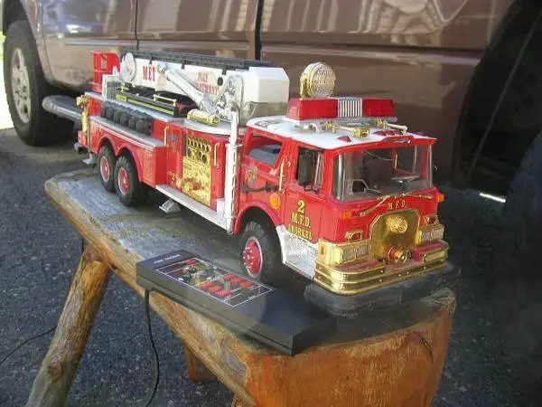 Toy motorized Fire Truck