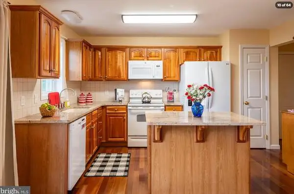 Free kitchen/bath cabinents and appliances