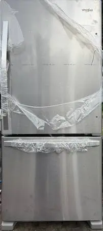 Brand new Whirlpool Fridge w/bottom Freezer