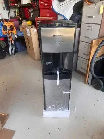 *PRICE REDUCED* Brand New High End Water  💦 Cooler