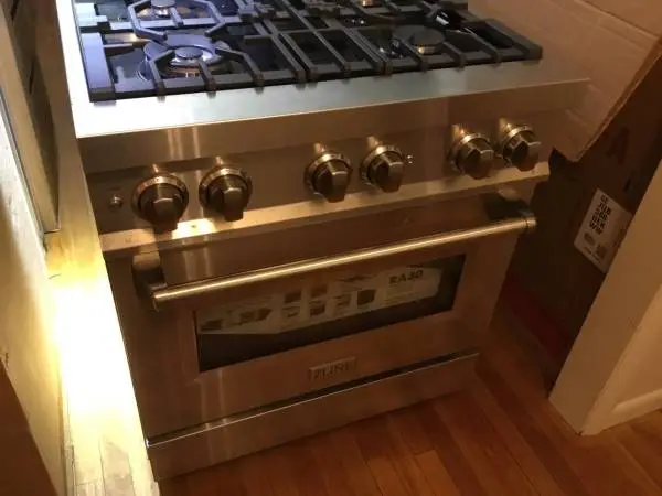 New Zline Duel Fuel 30” 4 Burner Convention Oven Stainless Steel Range